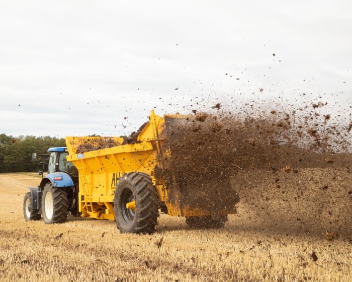 Más de 520 productos químicos encontrados en suelo inglés, incluyendo sustancias médicas de larga duración