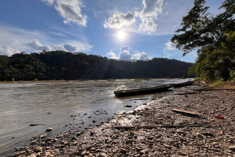 Bolivia: a pesar de que declararon sujeto de derechos al río Tuichi, denuncian 42 operaciones mineras ilegales