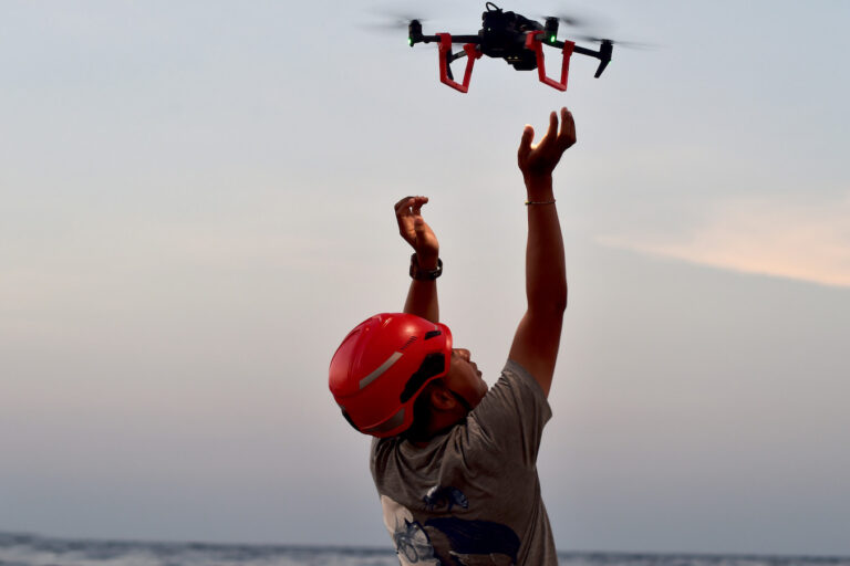 Los científicos descubren una nueva carretera de ballena después de etiquetar una ballena azul pigmea por drone