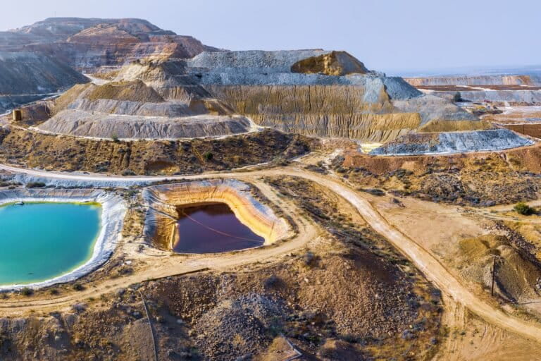 México y Estados Unidos negocian acuerdo para explotar minerales críticos y despiertan alertas por impactos ambientales y en comunidades indígenas