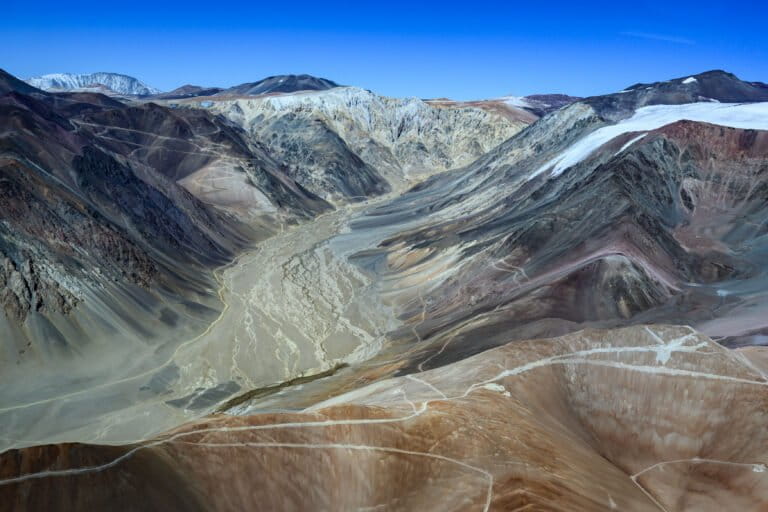 Reforma a la Ley de Glaciares en Argentina: un informe alerta sobre daños ambientales irreversibles