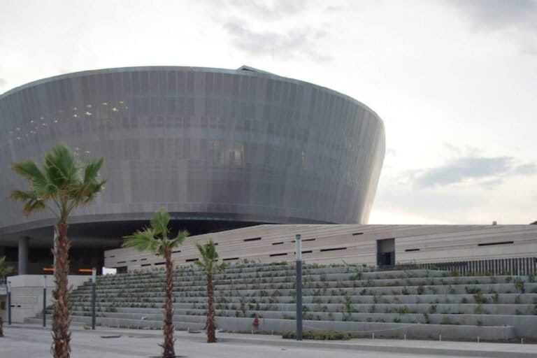 Inteligencia artificial: crecen los conflictos alrededor de los centros de datos por el agua, la energía y el territorio