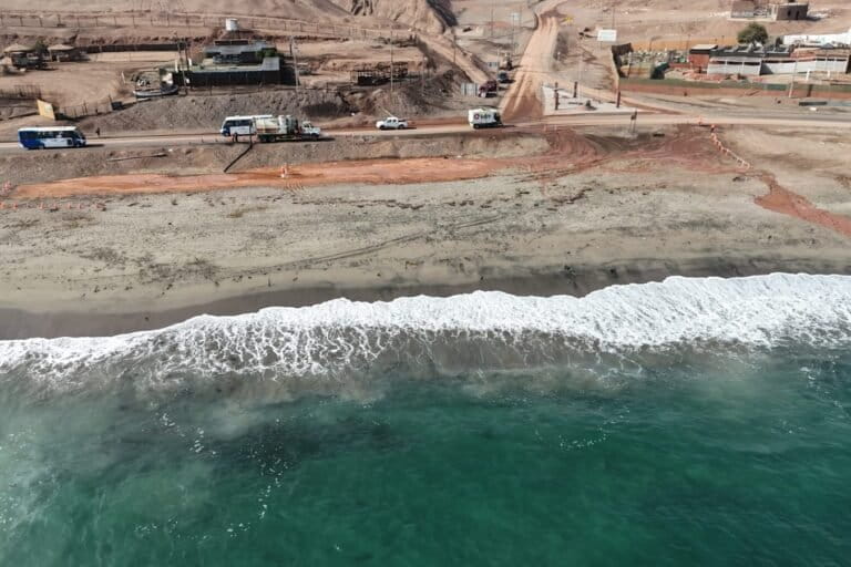 Chile: pescadores ya han puesto seis querellas criminales contra Minera Escondida por el derrame de desechos industriales