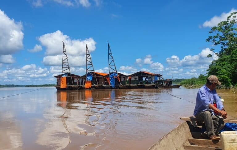 En Bolivia, la expansión intensiva de la minería ilegal en el río Madre de Dios deja “daños graves”: Tribunal Agroambiental