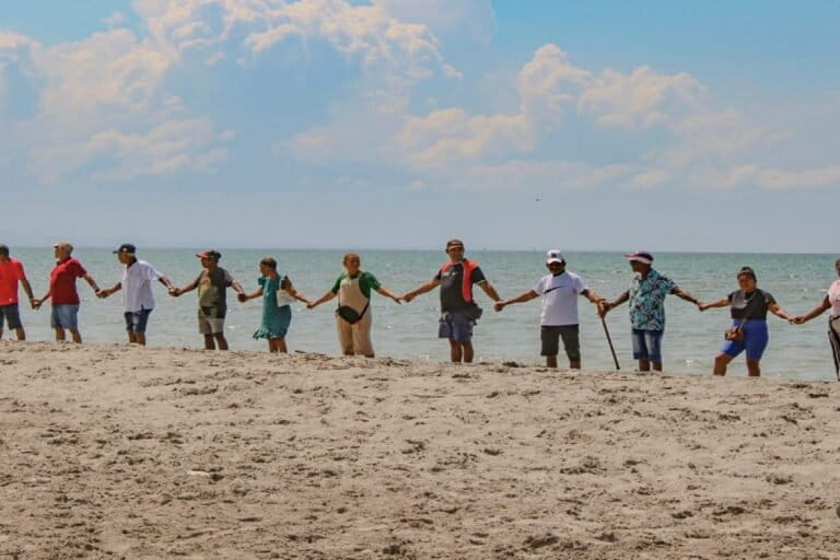 Amargura con la ‘economía azul’, pescadores de pequeña escala buscan ‘justicia azul’ en su lugar