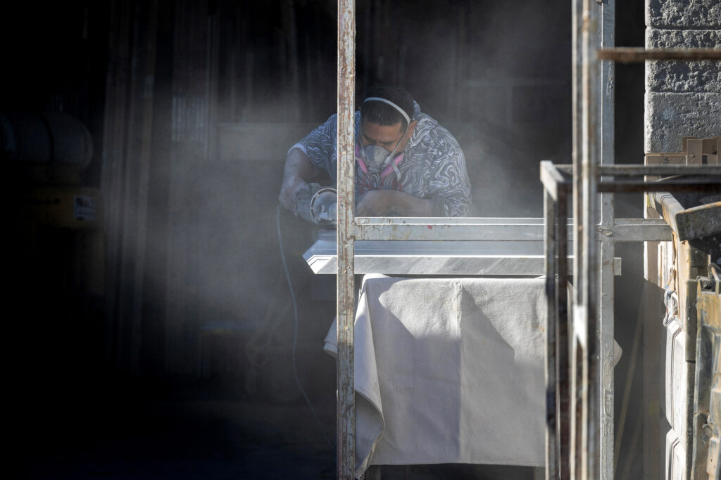 La Organización Mundial de la Salud debe priorizar a los trabajadores, dicen expertos