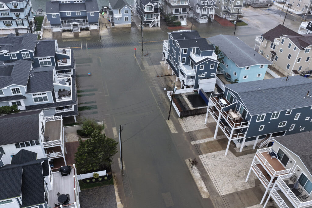 Aumento del nivel del mar y las inundaciones de día soleado no pueden detener la construcción en la costa de Jersey