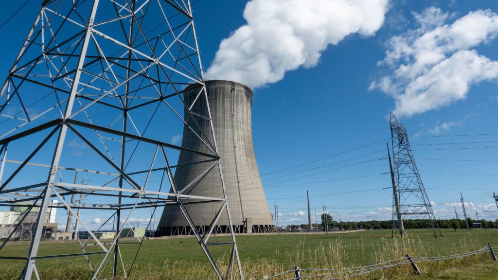 Minnesota lawmakers consider lifting ban on new nuclear power plants
