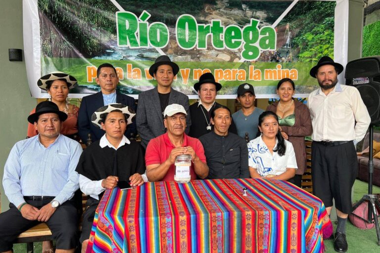 Ecuador: juez ordena frenar minería en el río Ortega y nombra a una comunidad como su guardiana