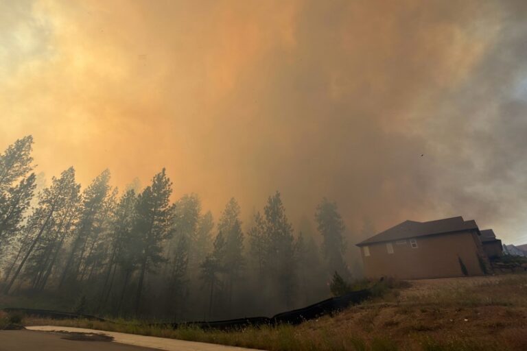 Eastern Washington wildfire forces evacuations and destroys homes