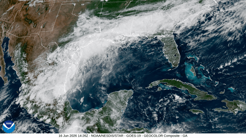 Lluvias intensas golpean la costa de Texas ante el Potencial Ciclón Tropical Uno