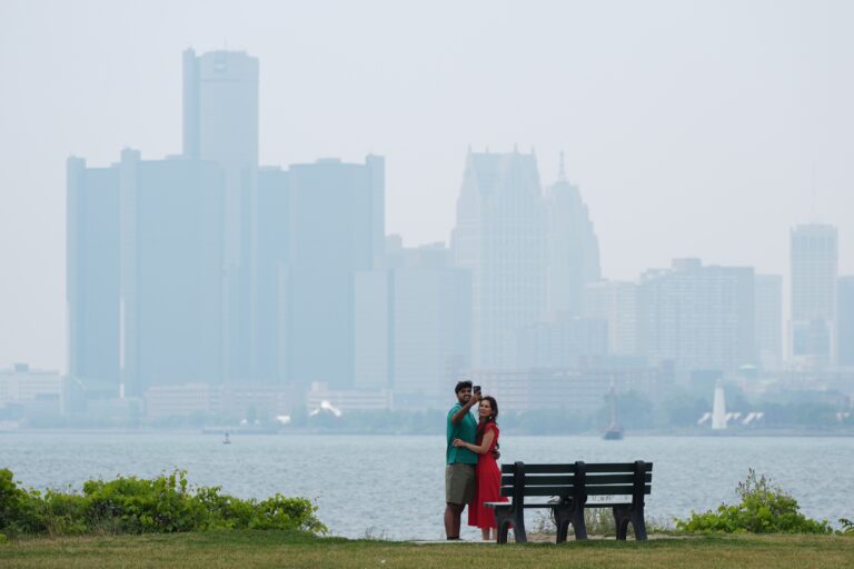 Wildfires expose millions in the Midwest and Northeast US to dangerous smoke