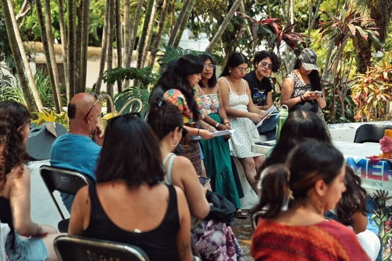 Científicas indígenas: seis historias sobre cómo las mujeres derriban mitos y construyen ciencia desde el saber ancestral